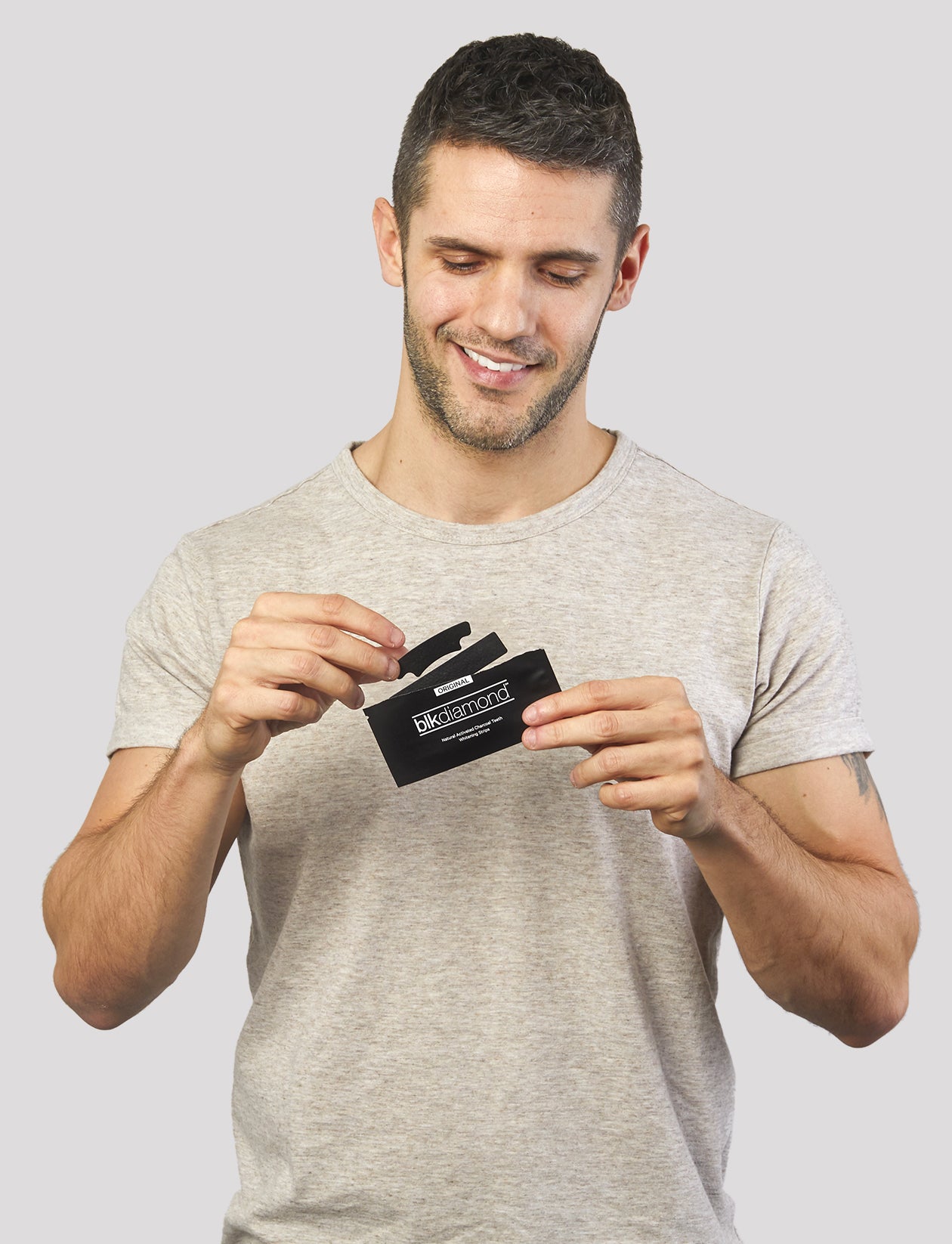 CHARCOAL WHITENING STRIPS